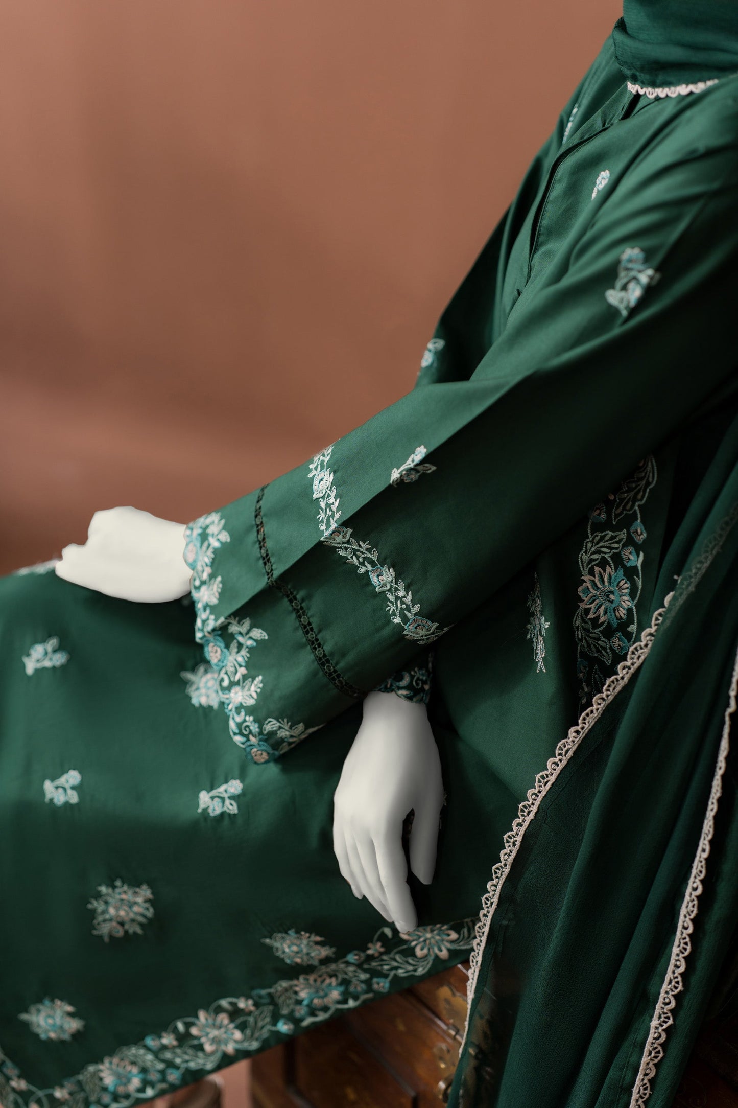 3Pc unstitched Dhanak With Plain Shawl